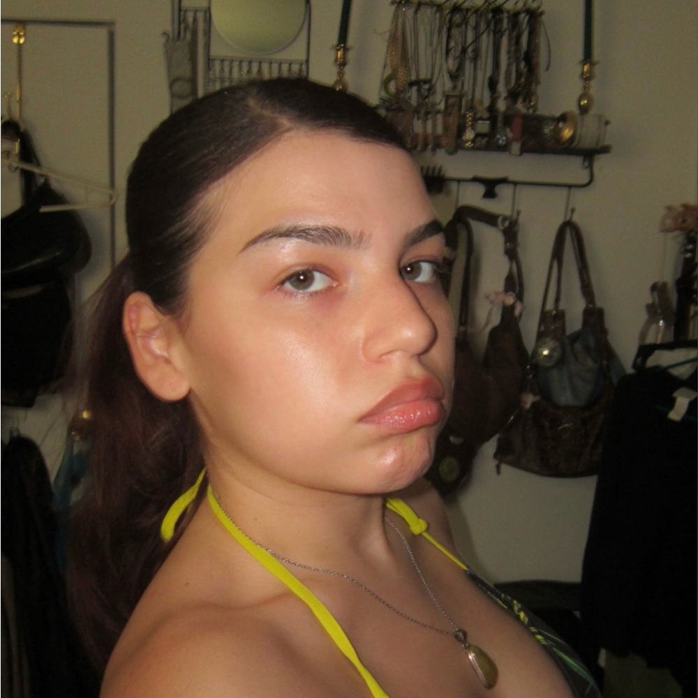 Meet your Posher, Crystal